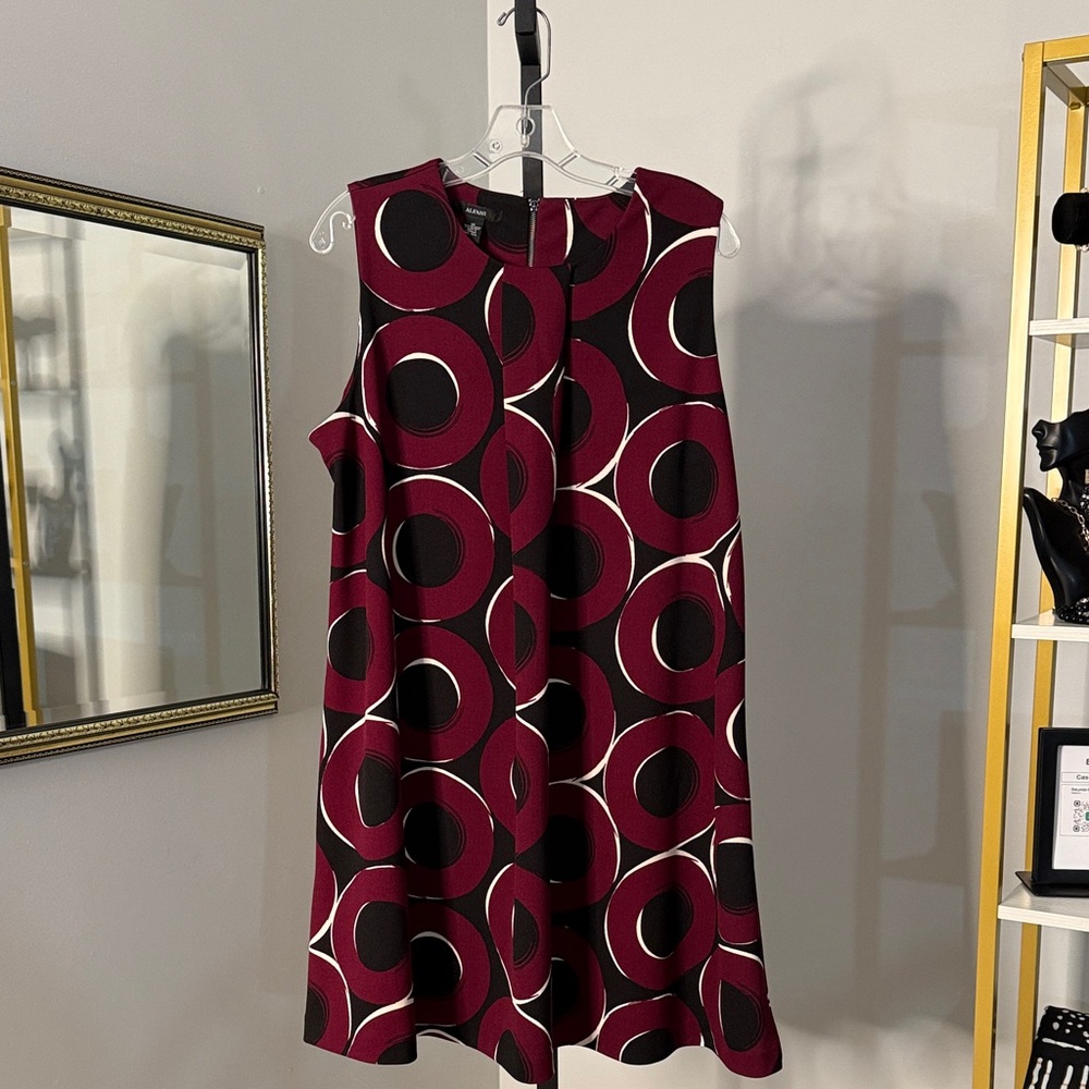 SALE- Stylish Circle Patterned Dress